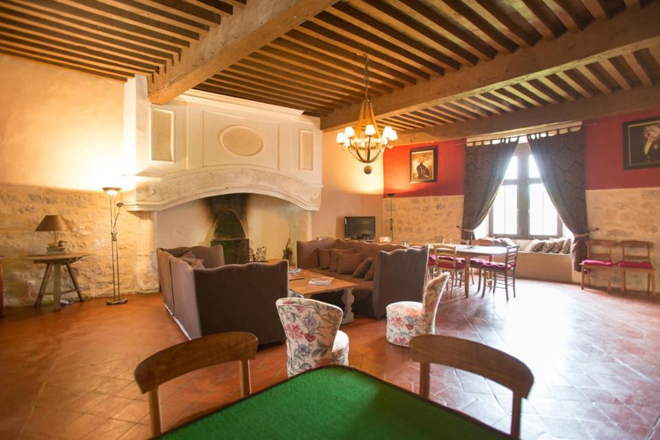 Chateau De Pleneselve Bon-Encontre Buitenkant foto