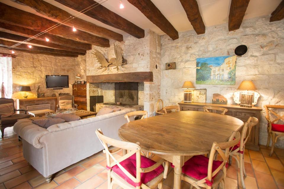 Chateau De Pleneselve Bon-Encontre Buitenkant foto