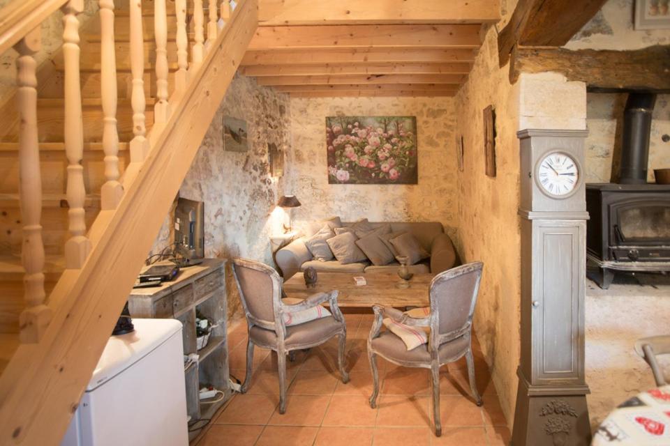 Chateau De Pleneselve Bon-Encontre Buitenkant foto
