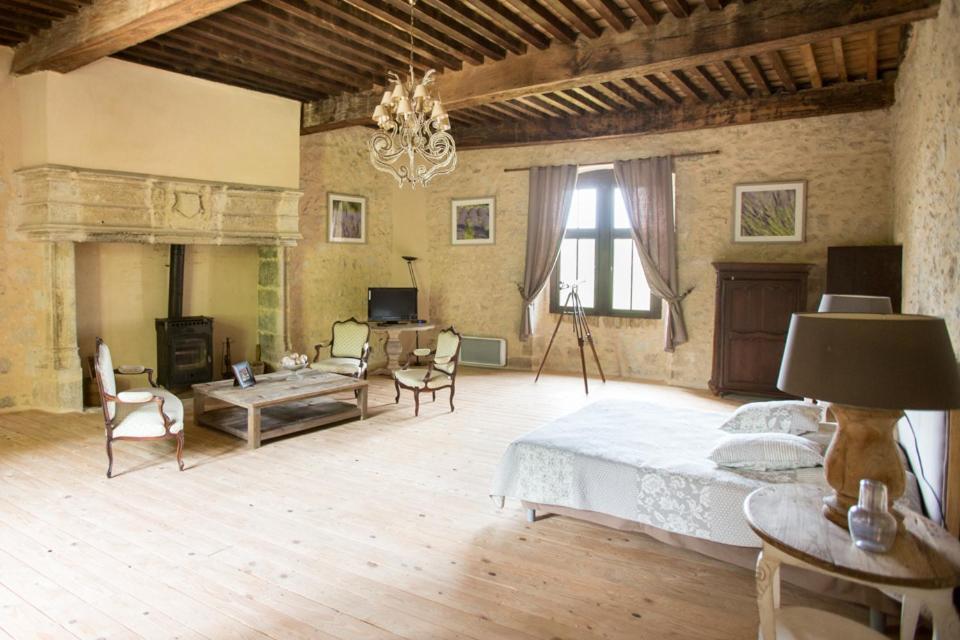 Chateau De Pleneselve Bon-Encontre Buitenkant foto