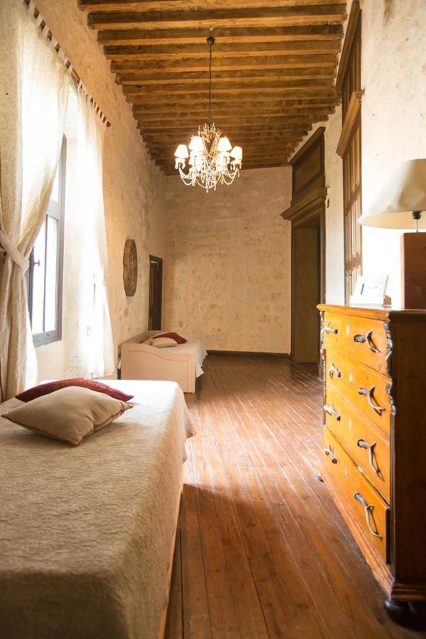 Chateau De Pleneselve Bon-Encontre Buitenkant foto